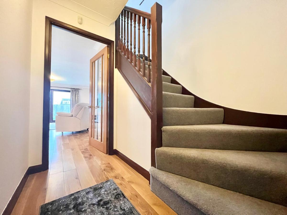 3 Bedroom House - Sandown Exteriör bild