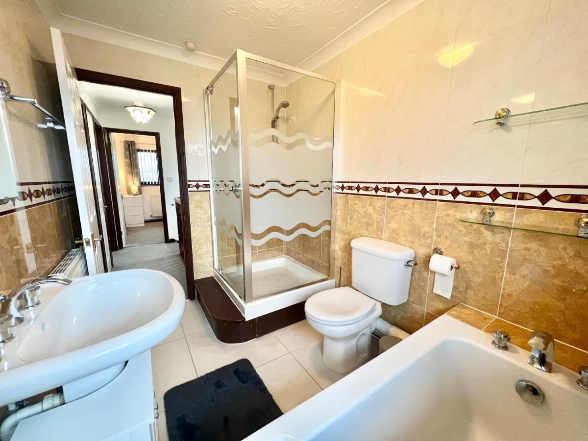 3 Bedroom House - Sandown Exteriör bild