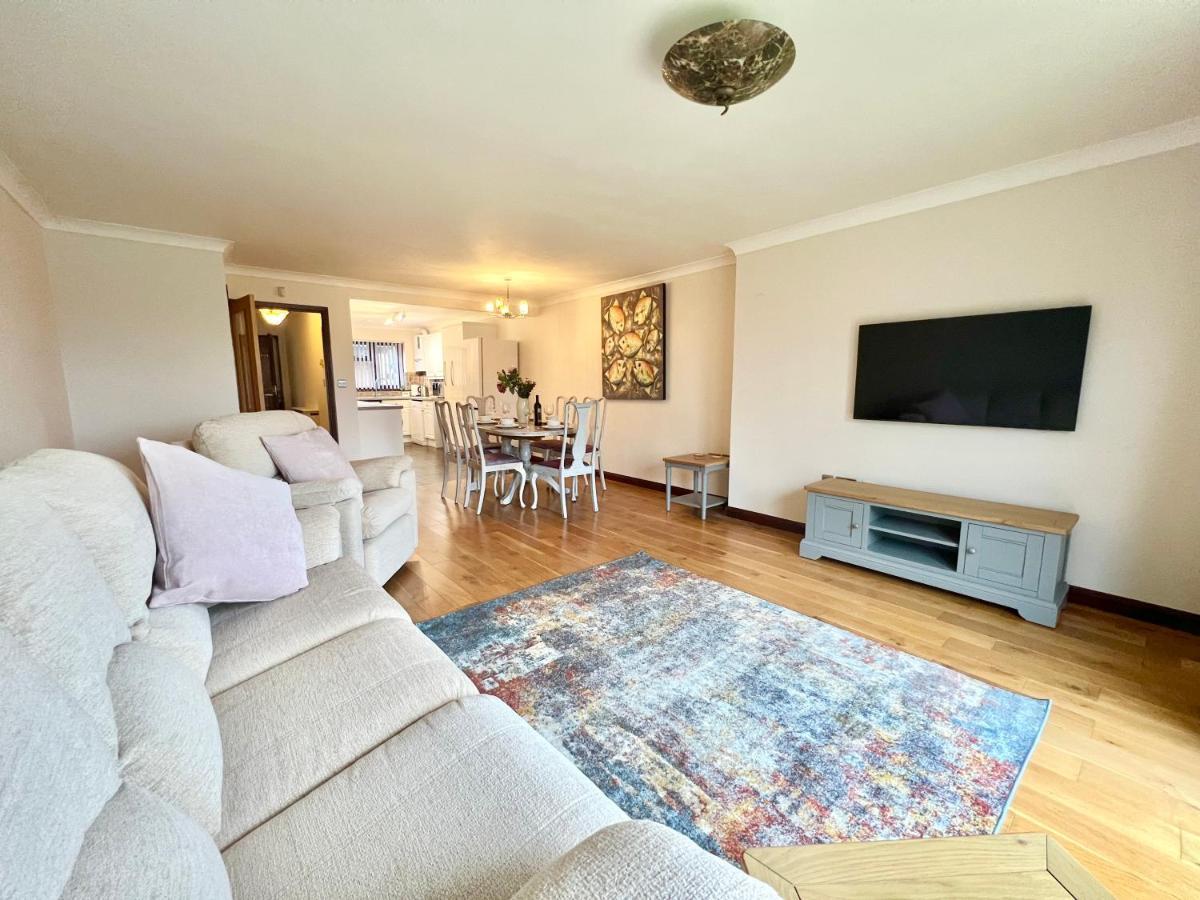 3 Bedroom House - Sandown Exteriör bild